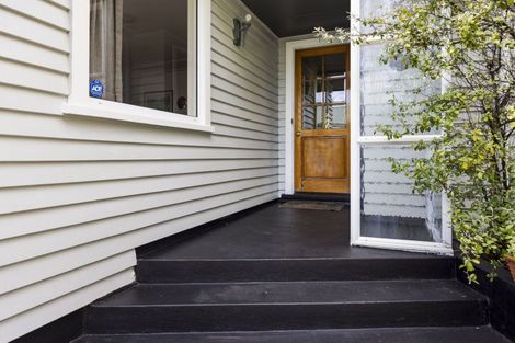 Photo of property in 7 Hursthouse Street, Vogeltown, New Plymouth, 4310