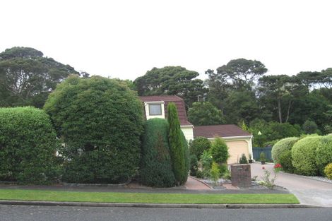 Photo of property in 48 Holyoake Place, Chatswood, Auckland, 0626