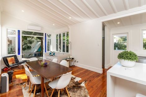 Photo of property in 17 Royal Terrace, Sandringham, Auckland, 1025