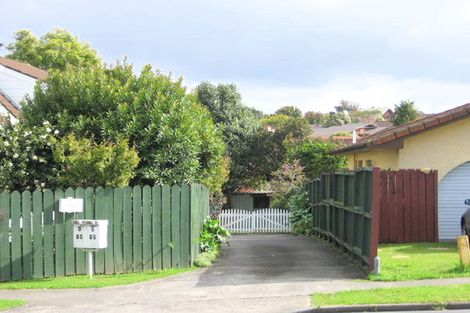 Photo of property in 2/73 Botany Road, Botany Downs, Auckland, 2010
