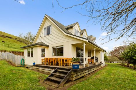 Photo of property in 21 Clifford Road, Pukekohe, 2678