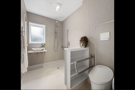 Photo of property in 10 Palmyra Way, Half Moon Bay, Auckland, 2012