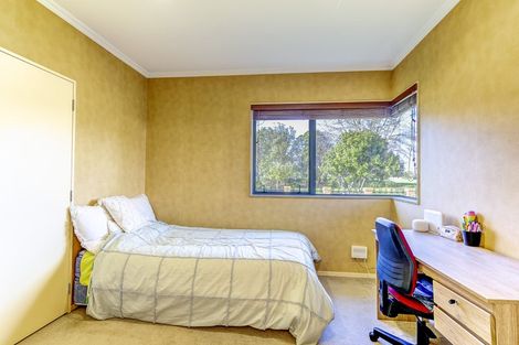 Photo of property in 2 Nielsen Gardens, Rototuna, Hamilton, 3210