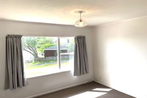 Photo of property in 2/1 Hatherlow Street, Glenfield, Auckland, 0629