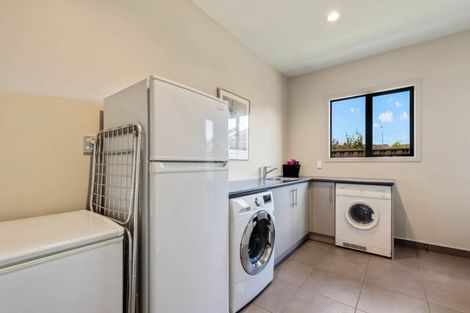 Photo of property in 16 Walnut Grove, Alexandra, 9320