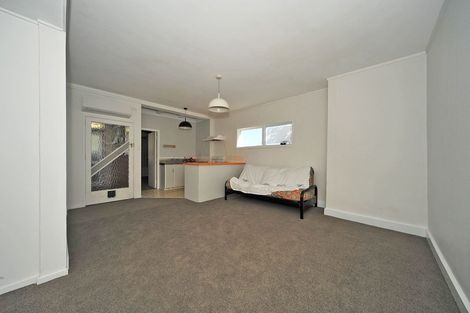 Photo of property in 53 Hawker Street, Mount Victoria, Wellington, 6011