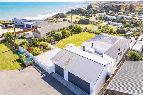 Photo of property in 111 Peat Avenue, Kai Iwi, Whanganui, 4574