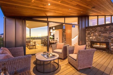 Photo of property in 3 Inverness Lane, Redcliffs, Christchurch, 8081