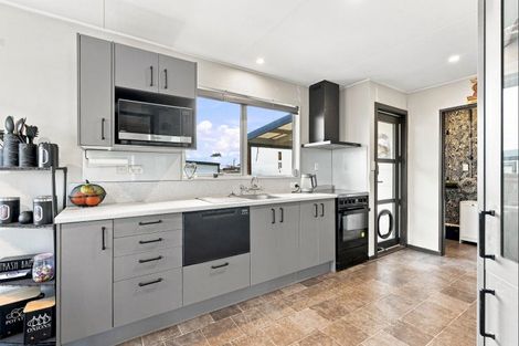 Photo of property in 1a Mosston Road, Castlecliff, Whanganui, 4501