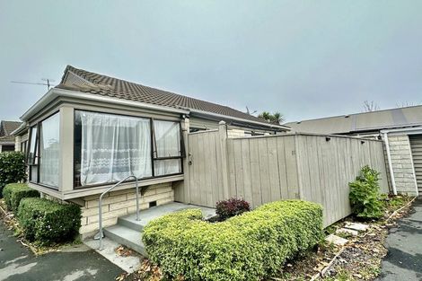 Photo of property in 2/92 North Avon Road, Richmond, Christchurch, 8013