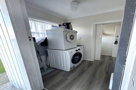 Photo of property in 2 Selwyn Street, Levin, 5510