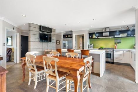 Photo of property in 14 Kendallvale Drive, Waiuku, 2123