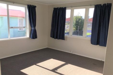 Photo of property in 406 Carrington Street, Upper Vogeltown, New Plymouth, 4310