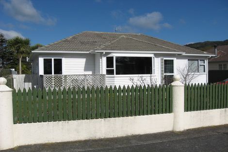 Photo of property in 17 Gibbs Crescent, Wainuiomata, Lower Hutt, 5014