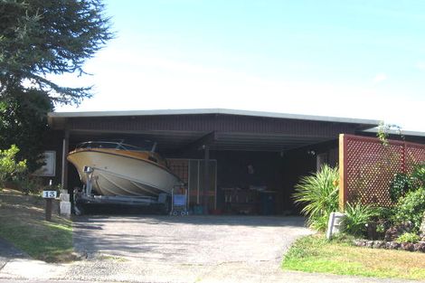 Photo of property in 13 Cashmere Place, Glenfield, Auckland, 0629