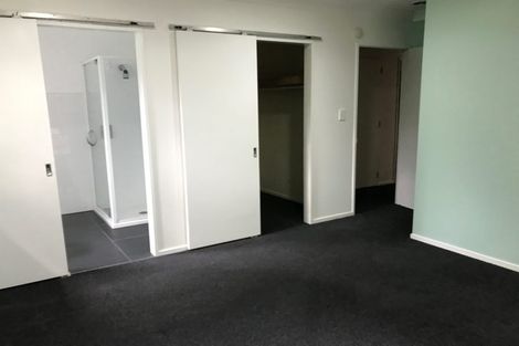 Photo of property in 30b Brunton Place, Glenfield, Auckland, 0629