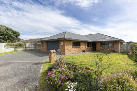 Photo of property in 3 William Noel Place, Waikanae Beach, Waikanae, 5036