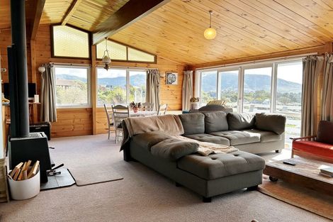 Photo of property in 18 Te Ra Crescent, Diamond Harbour, 8972