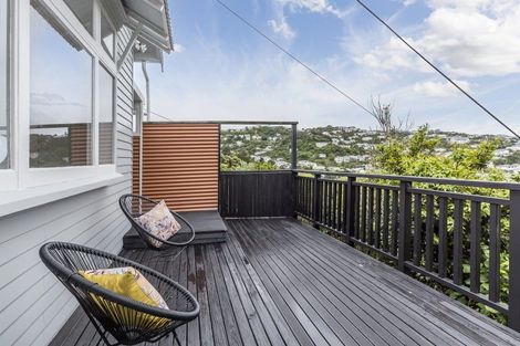 Photo of property in 17 Garfield Street, Brooklyn, Wellington, 6021