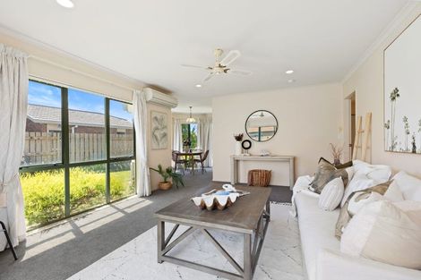 Photo of property in 96 Evans Road, Papamoa Beach, Papamoa, 3118