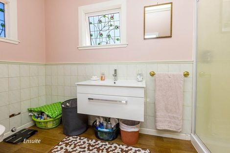 Photo of property in 62 Wyndham Road, Pinehaven, Upper Hutt, 5019