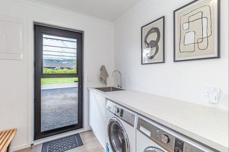 Photo of property in 49 Wakefield Road, Levin, 5571