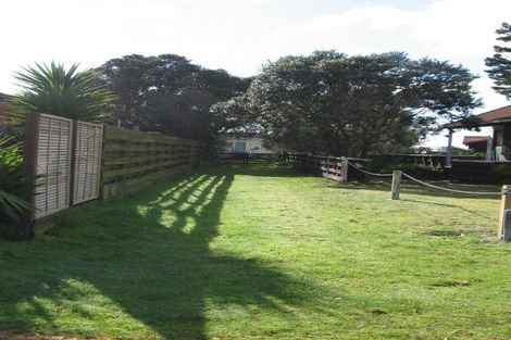 Photo of property in 27 Courtney Place, Pauanui, Hikuai, 3579
