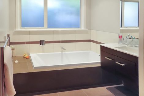 Photo of property in 20 Sunbrae Drive, Silverstream, Upper Hutt, 5019