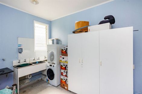 Photo of property in 21 Ongo Road, Hunterville, 4730