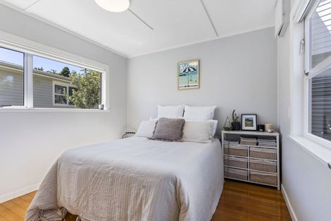 Photo of property in 48b Heathcote Road, Castor Bay, Auckland, 0620