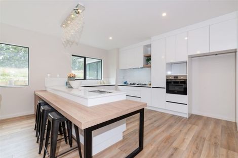 Photo of property in 19 Reserva Crescent, Kumeu, 0810