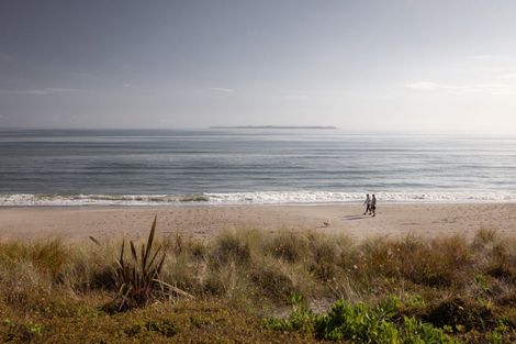 Photo of property in 31 Karewa Parade, Papamoa Beach, Papamoa, 3118