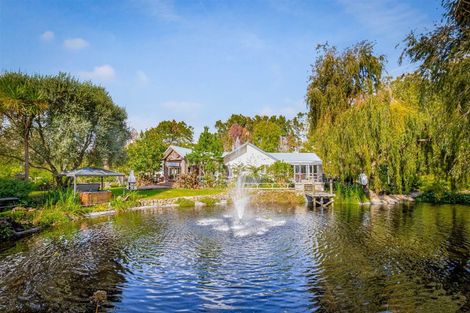 Photo of property in 252 Boord Crescent, Kumeu, 0891