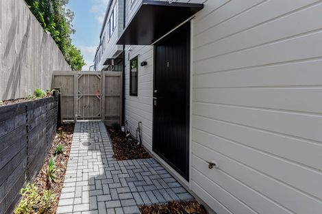 Photo of property in 8/7 Brookfield Road, Te Atatu Peninsula, Auckland, 0610