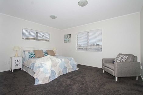 Photo of property in 29a Sylvan Crescent, Te Atatu South, Auckland, 0610