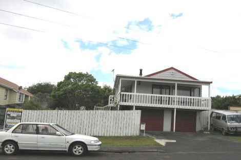 Photo of property in 19 Hale Crescent, Bayview, Auckland, 0629