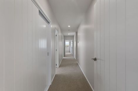 Photo of property in 44 Solitude Crescent, Kelvin Grove, 4470