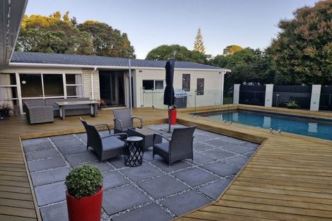 Photo of property in 1 Ambury Place, Merrilands, New Plymouth, 4312