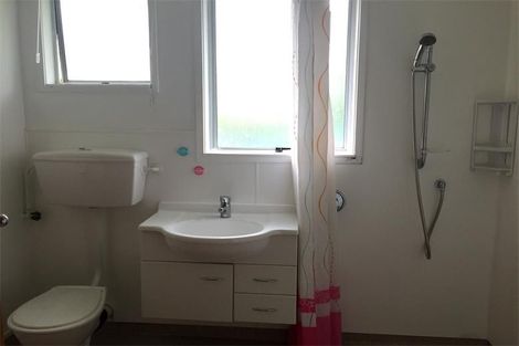 Photo of property in 3 Lavery Place, Sunnynook, Auckland, 0632