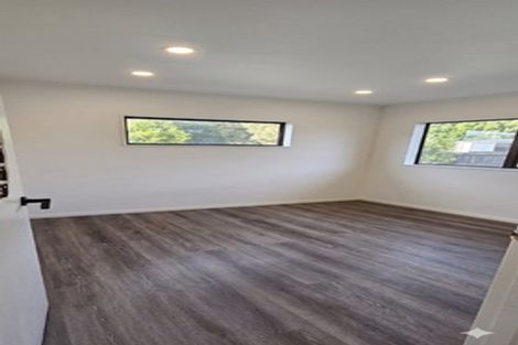 Photo of property in 28 Meadowvale Rise, Titirangi, Auckland, 0604