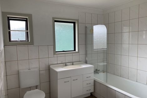 Photo of property in 9 Ward Crescent, Te Atatu Peninsula, Auckland, 0610