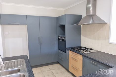 Photo of property in 52 Vinograd Drive, Te Atatu Peninsula, Auckland, 0610