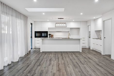 Photo of property in 74 Turuturu Road, Hawera, 4674