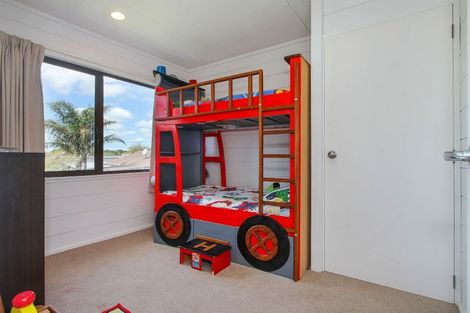 Photo of property in 3 Stella Drive, Clarks Beach, 2122