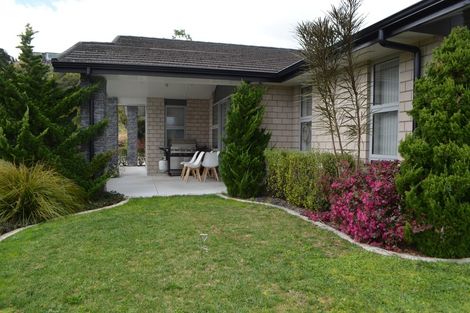Photo of property in 35 Rochfort Crescent, Pyes Pa, Tauranga, 3112