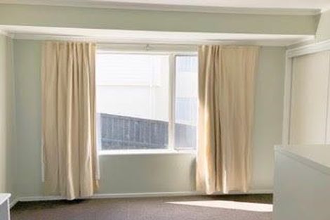 Photo of property in 121 West Harbour Drive, West Harbour, Auckland, 0618