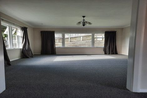 Photo of property in 30 The Drive, Tawa, Wellington, 5028