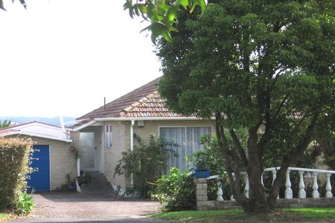 Photo of property in 26 Humphrey Kemp Avenue, Henderson, Auckland, 0612