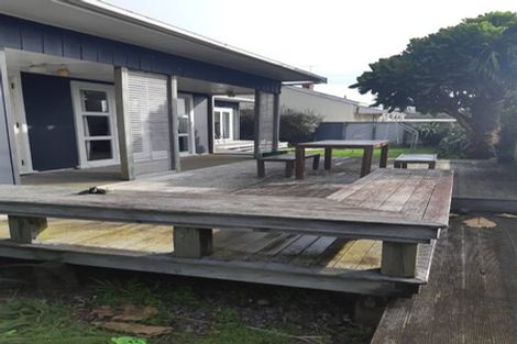 Photo of property in 2 Rainsford Street, Moturoa, New Plymouth, 4310