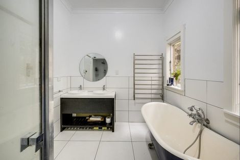 Photo of property in 8 France Road, Bluff Hill, Napier, 4110